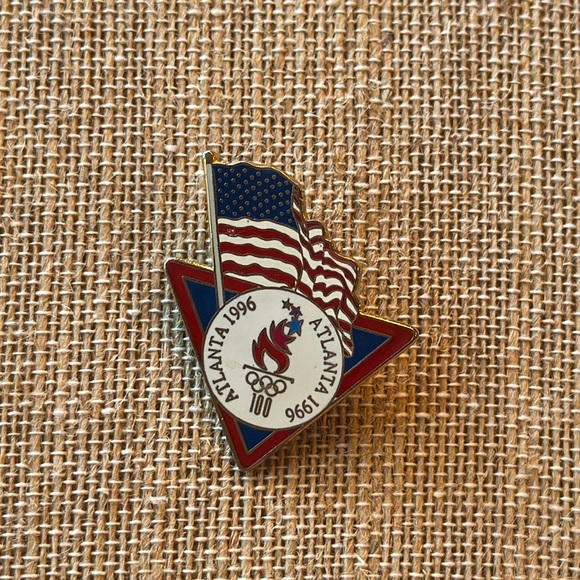 1996 Olympics pin Atlanta Georgia collectors brooch - Picture 1 of 4
